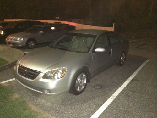 2002 Nissan Altima S Sedan 4-Door 2.5L CLEAN CAR FAX AND AUTO CHECK, image 2