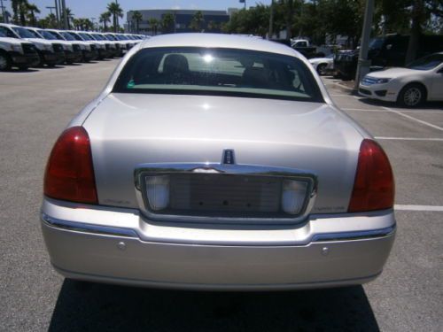 2004 LINCOLN TOWN CAR SIGNATURE 4.6L V8 RWD LUXURY SEDAN FLORIDA ONE OWNER L@@K, image 6