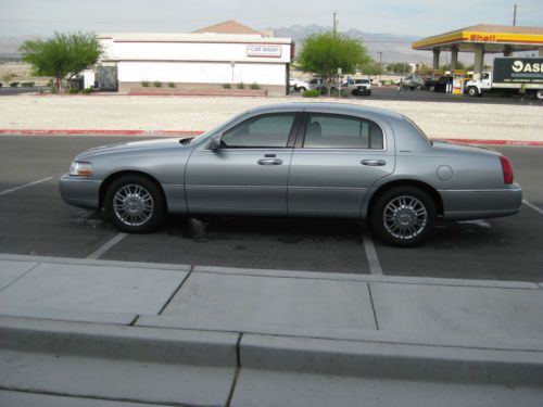 2006 lincoln town car signature sedan 4-door 4.6l