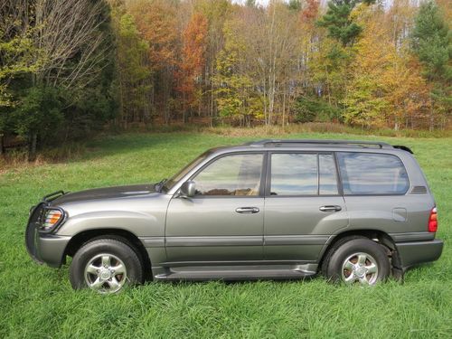 2002 toyota land cruiser sport utility 4-door, 3rd row of seats