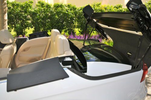 2011 Volkswagen Eos Lux Convertible 2-Door 2.0L, image 9