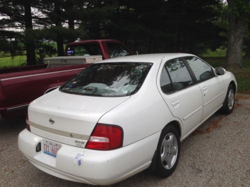 2000 nissan altima gxe sedan 4-door 2.4l