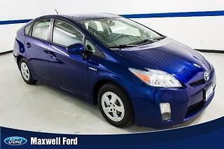 10 prius, cloth, pwr equip, cruise, clean car fax, we finance!