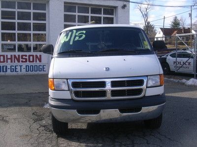 02 ram 3500 14 passenger van with rear air