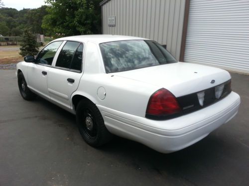 2007 Ford Crown Victoria Police Interceptor Sedan 4-Door 4.6L, image 4