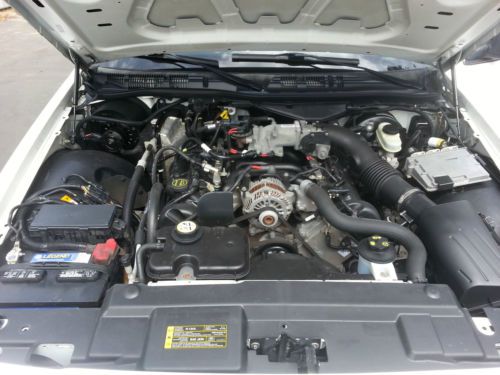 2007 Ford Crown Victoria Police Interceptor Sedan 4-Door 4.6L, image 9