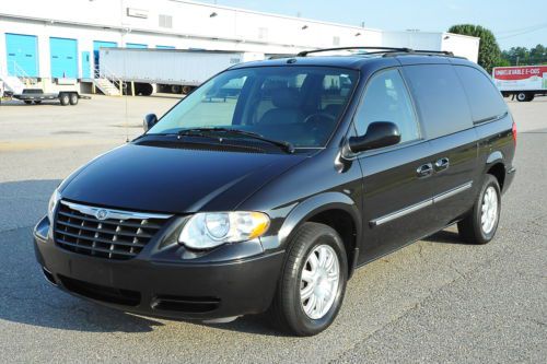 Town &amp; country touring / dvd / power sliding doors / power liftgate / leather