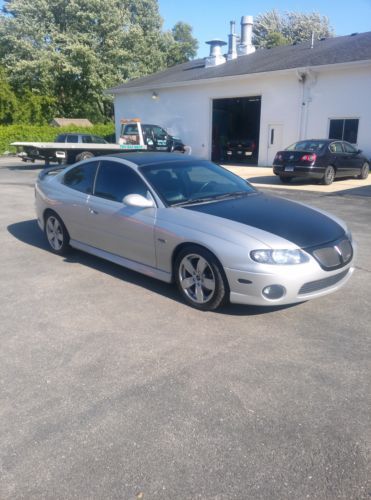 2004 pontiac gto base coupe 2-door 5.7l