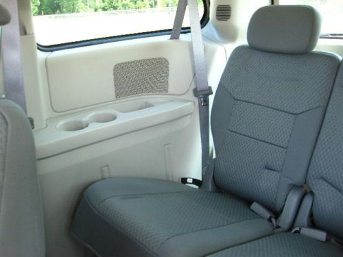 2010 Dodge Grand Caravan SE Mini Passenger Van 4-Door 3.3L, image 16