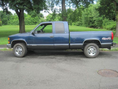 Silverado extended cab 5.7l new engine and transmission work truck runs great !!