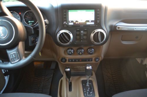 2013 Jeep Wrangler Unlimited Sahara Sport Utility 4-Door Lifted 35" tires, US $36,900.00, image 12