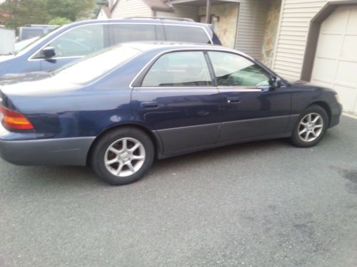 1997 Lexus ES300 Base Sedan 4-Door 3.0L, image 2