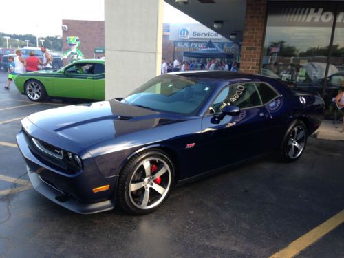 2013 srt8 challenger like new only 365 miles!!!! 392 hemi manual jazz blue