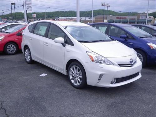 2014 toyota prius v five