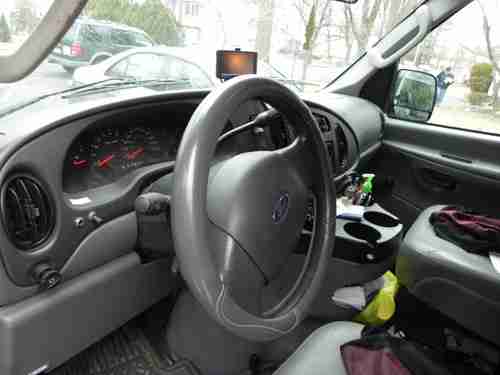 2006 Ford E-250 Van LOW MILES, image 4