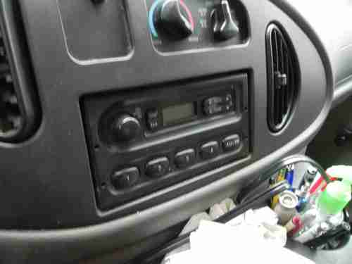 2006 Ford E-250 Van LOW MILES, image 11