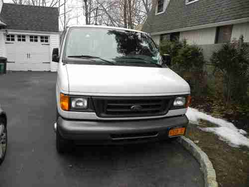 2006 Ford E-250 Van LOW MILES, image 14