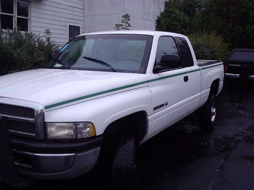 2001 dodge 2500 *rust free* 4x4