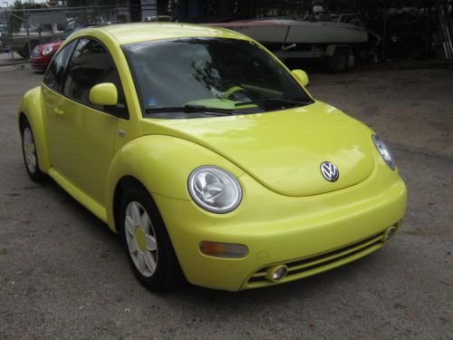 2000 volkswagen beetle gls hatchback 2-door 2.0l &#034;cute as a bug&#034;