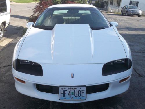 1996 camaro &#039;&#039;z26&#039;&#039; 110,000 miles  obo white cowl hood rear spoiler