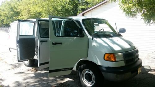 White cargo van*clean*low miles*extended*2 reclining bucket seats removable