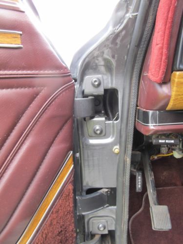 1989 Jeep Grand Wagoneer 88K ACTUAL miles restored in 2009, image 13