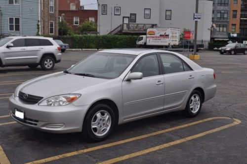 Silver 2002 toyota camry le sedan 4-door 3.0l