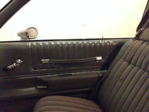Chevrolet: Monte Carlo Base 2 door coupe 1984, image 6