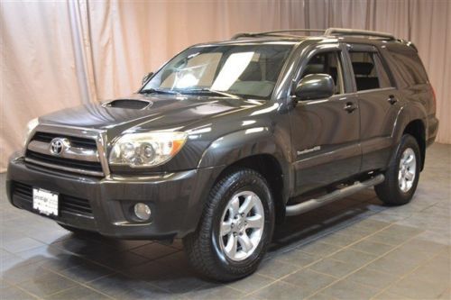 We finance!! sr5 sport 4.0l 4x4,moonroof,low miles