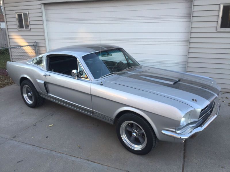 1966 ford mustang fastback