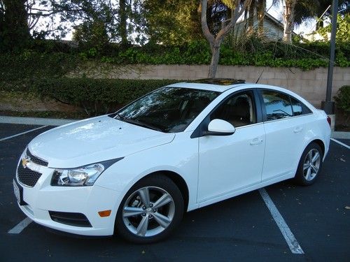 2013 chevrolet cruze 2 lt w/ heated leather seats, sunroof, and mylink pandora