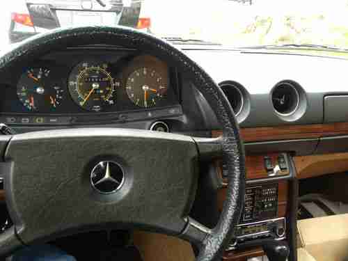 1980 Mercedes-Benz 300TD diesel wagon 118k miles MINT California car, image 16