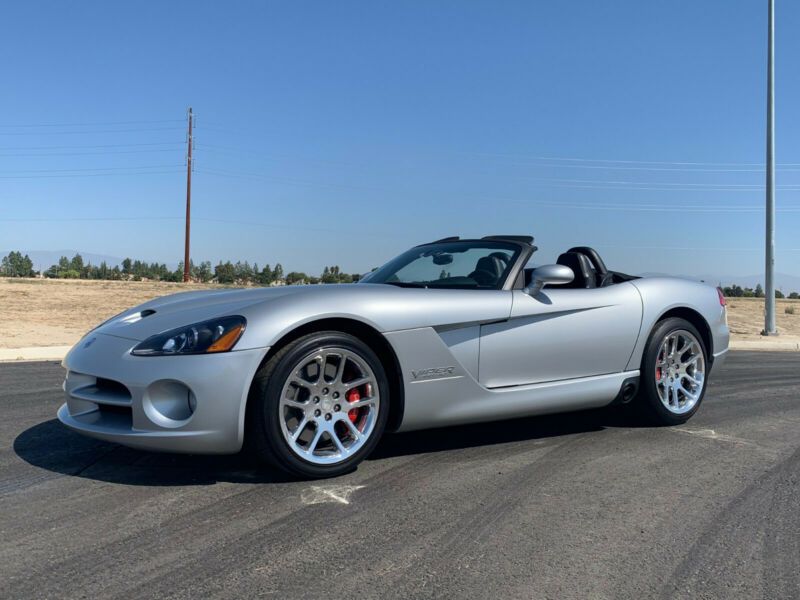 2004 dodge viper srt-10