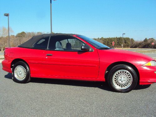 Low mile 1998 chevrolet cavalier z24 convertible 2-door 2.4l no reserve