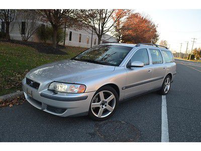 2004 volvo v70 r 3 row seat nice and clean