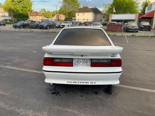 1990 ford mustang gt