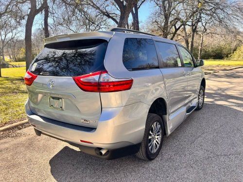 2020 toyota sienna xle