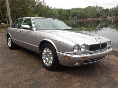 2000 jaguar xj8 sedan**l@@k miles only 57,000**x-tra clean inside-out**