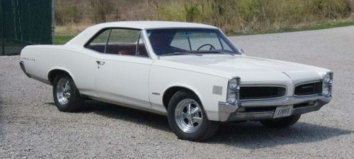 1966 pontiac lemans, 326ci motor. solid car