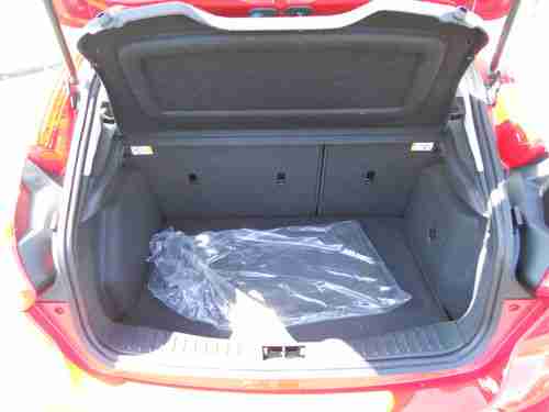 2012 Ford Focus SE Hatchback 4-Door 2.0L LOOKS AND DRIVES LIKE NEW, image 17