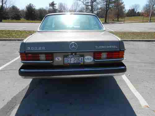 1985 MERCEDES COUPE 300CD TURBO EXCELLENT SHAPE REBUILT ENGINE/TRANS WITH PAPERS, image 9