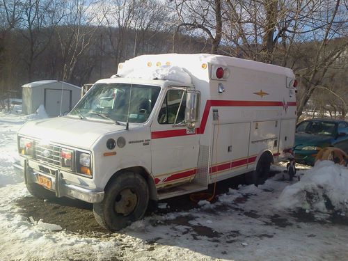 1990 ford e-350 econoline xl standard cargo van 2-door 7.3l