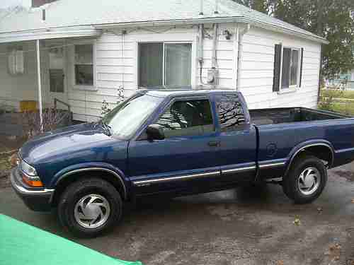 2000 Chevrolet S10 4.3  4x4  auto  CLEAN!, image 6