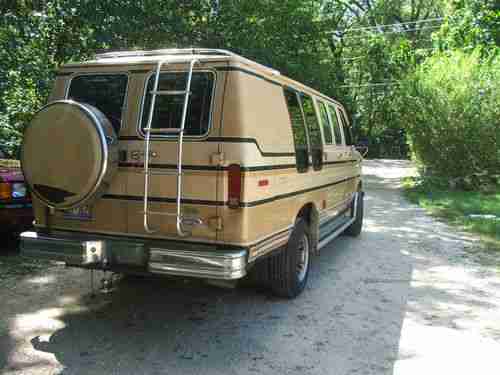 1984 Ford Econoline 350 Super Wagon, image 4