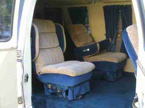 1984 Ford Econoline 350 Super Wagon, image 9
