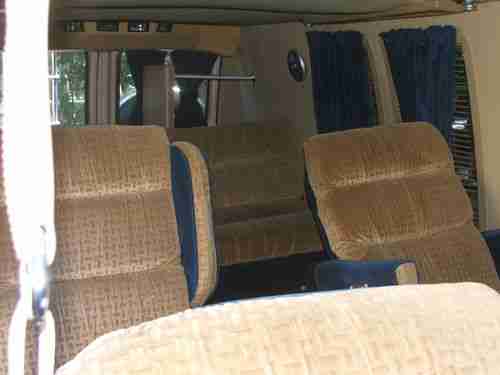 1984 Ford Econoline 350 Super Wagon, image 10
