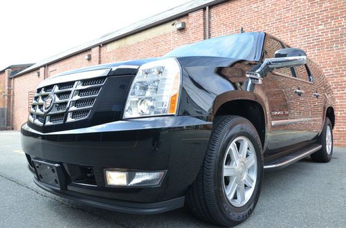 2011 cadillac escalade esv sport utility 4-door 6.2l black on tan with navigatio