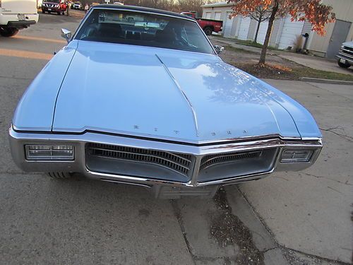 Buick rivera 1969  blue