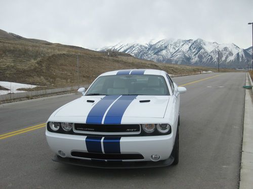 2011 dodge challenger srt8 392 inuagural edition 556/11000 limited edition