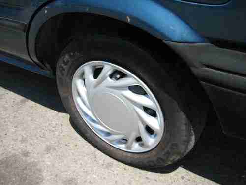 1992 Toyota Corolla DLX Sedan 4-Door 1.6L, NO RESERVE, image 3